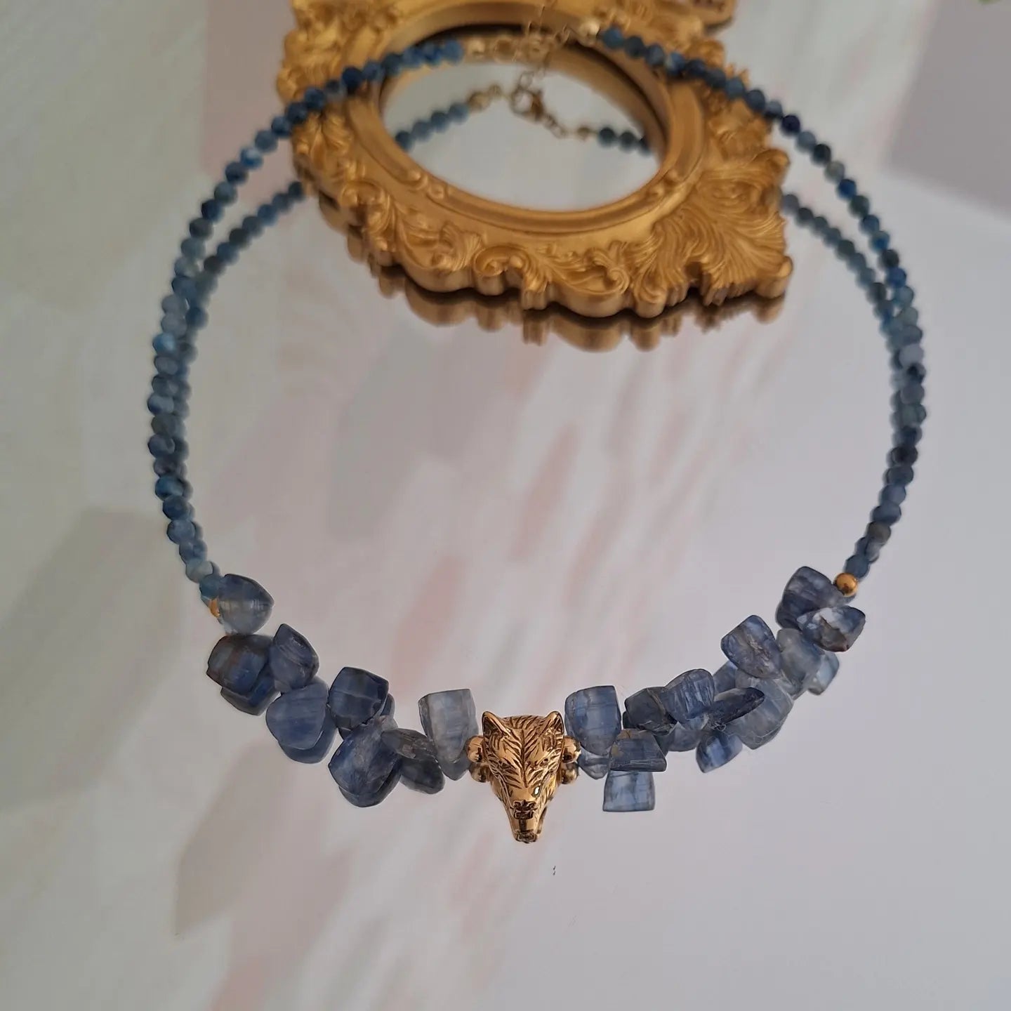 Collier tête de Loup et Cyanite.